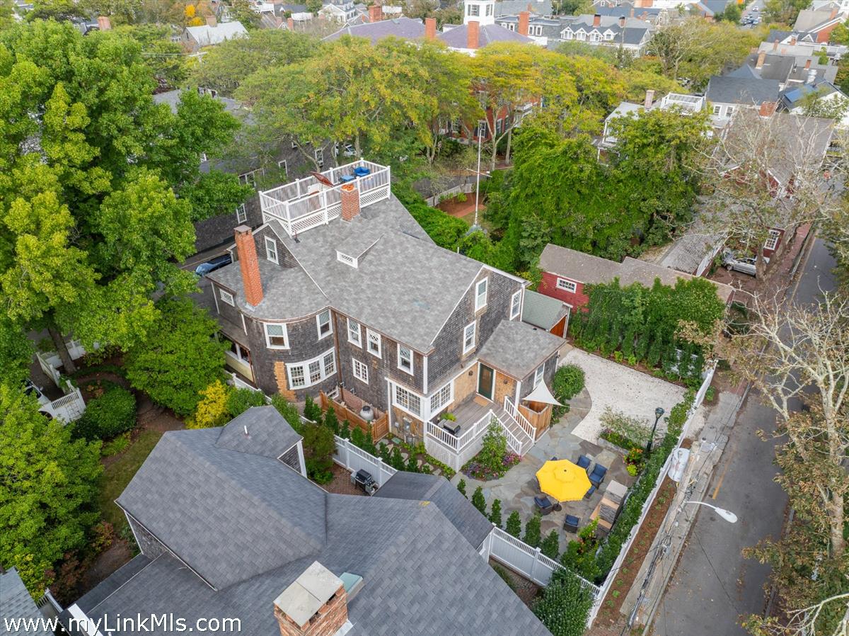 4 Gay Street Nantucket, MA 02554 - Photo 3 of 34
