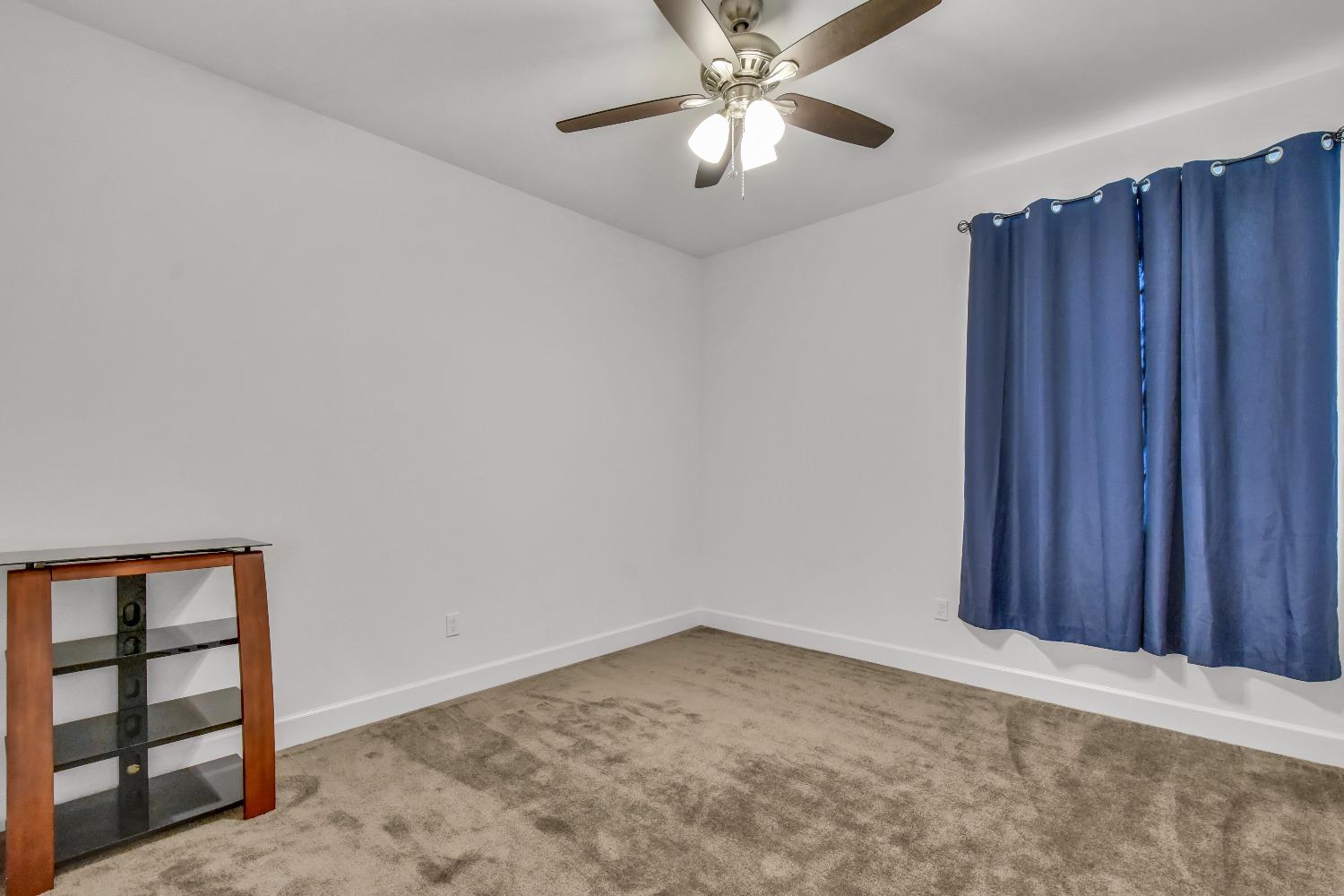 400 Ridge Creek Estates Way Dinuba, CA 93618 - Photo 21 of 49