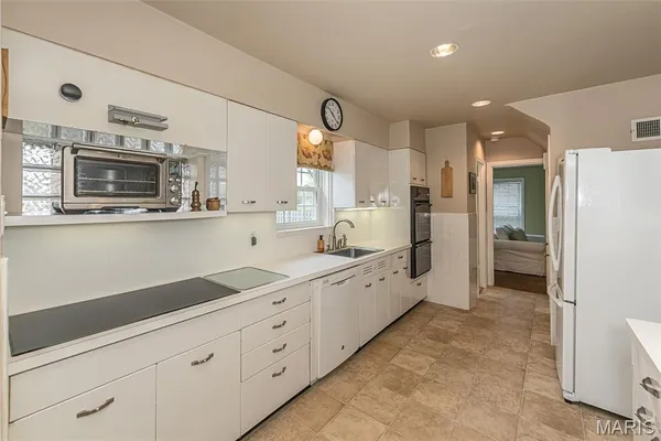 $649,900 | 710 Elmtree Lane, St. Louis, MO 63122