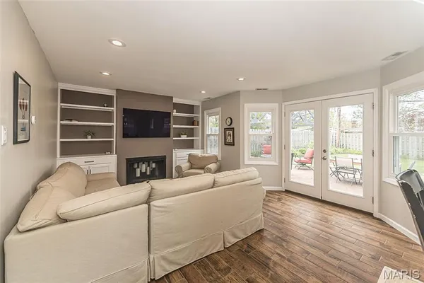 $649,900 | 710 Elmtree Lane, St. Louis, MO 63122