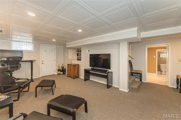 $649,900 | 710 Elmtree Lane, St. Louis, MO 63122