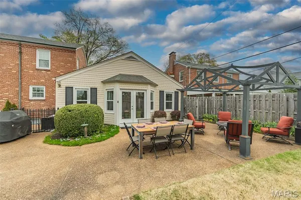 $649,900 | 710 Elmtree Lane, St. Louis, MO 63122