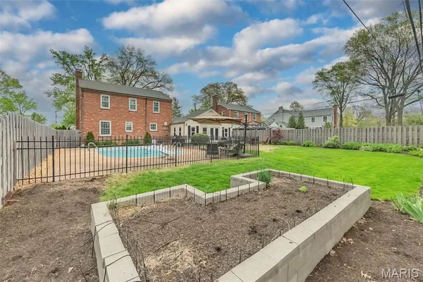 $649,900 | 710 Elmtree Lane, St. Louis, MO 63122