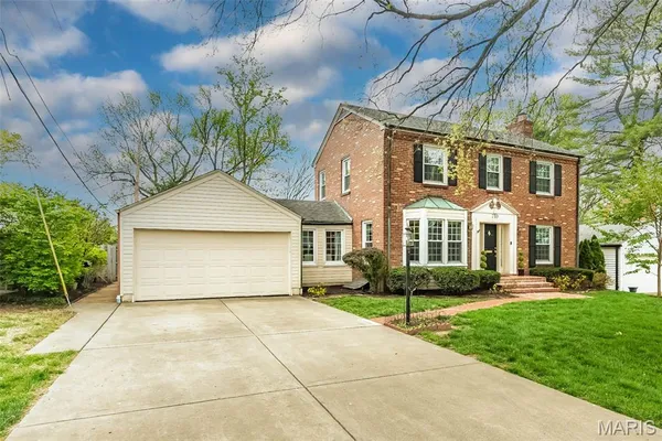 $649,900 | 710 Elmtree Lane, St. Louis, MO 63122