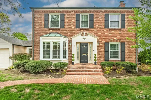 $649,900 | 710 Elmtree Lane, St. Louis, MO 63122