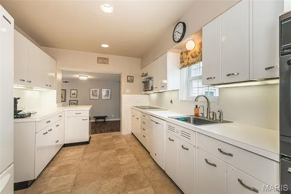 $649,900 | 710 Elmtree Lane, St. Louis, MO 63122