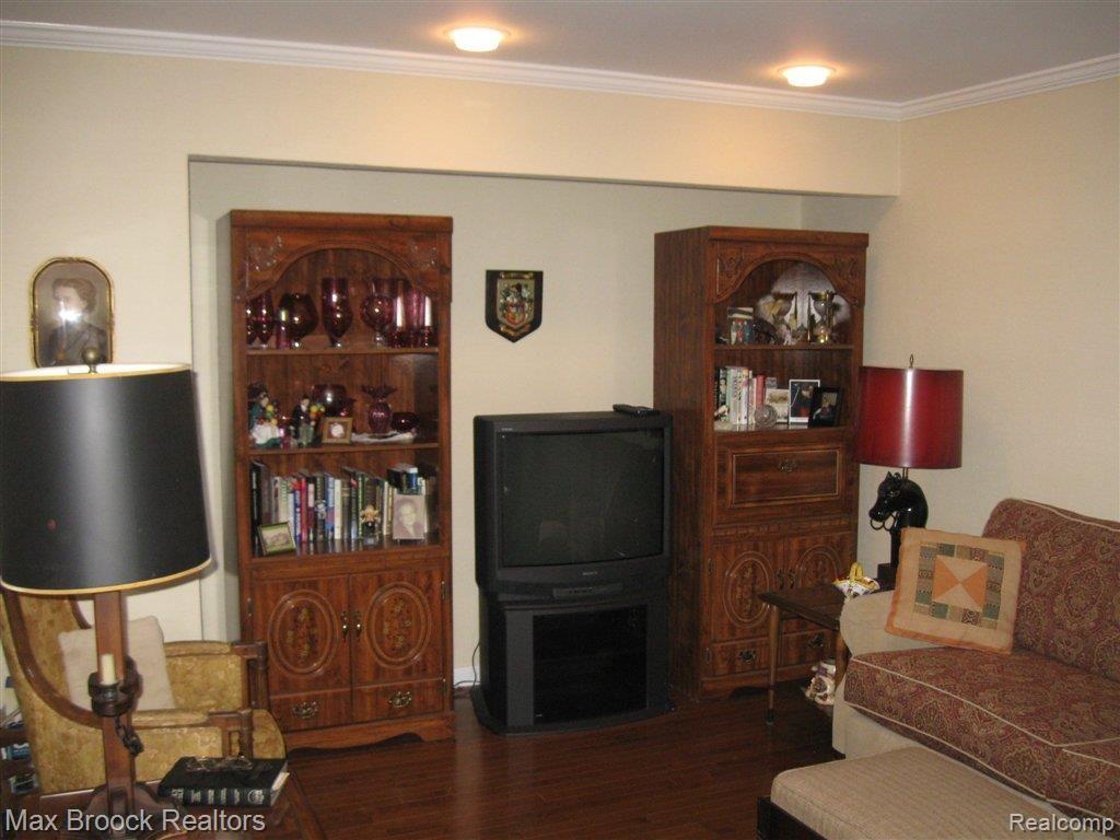 962 Brookwood Lane East, Unit 4 Rochester, MI 48309 - Photo 4 of 15 DEN.JPG