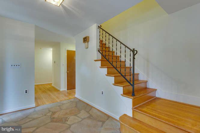 1856 Kirby Road McLean, VA 22101 - Photo 2 of 29 Foyer