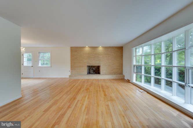 1856 Kirby Road McLean, VA 22101 - Photo 3 of 29 Living Room