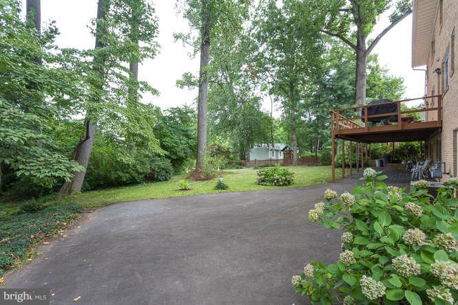 1856 Kirby Road McLean, VA 22101 - Photo 23 of 29 Exterior (Rear)