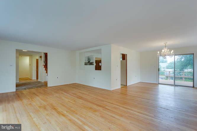 1856 Kirby Road McLean, VA 22101 - Photo 5 of 29 Living Room
