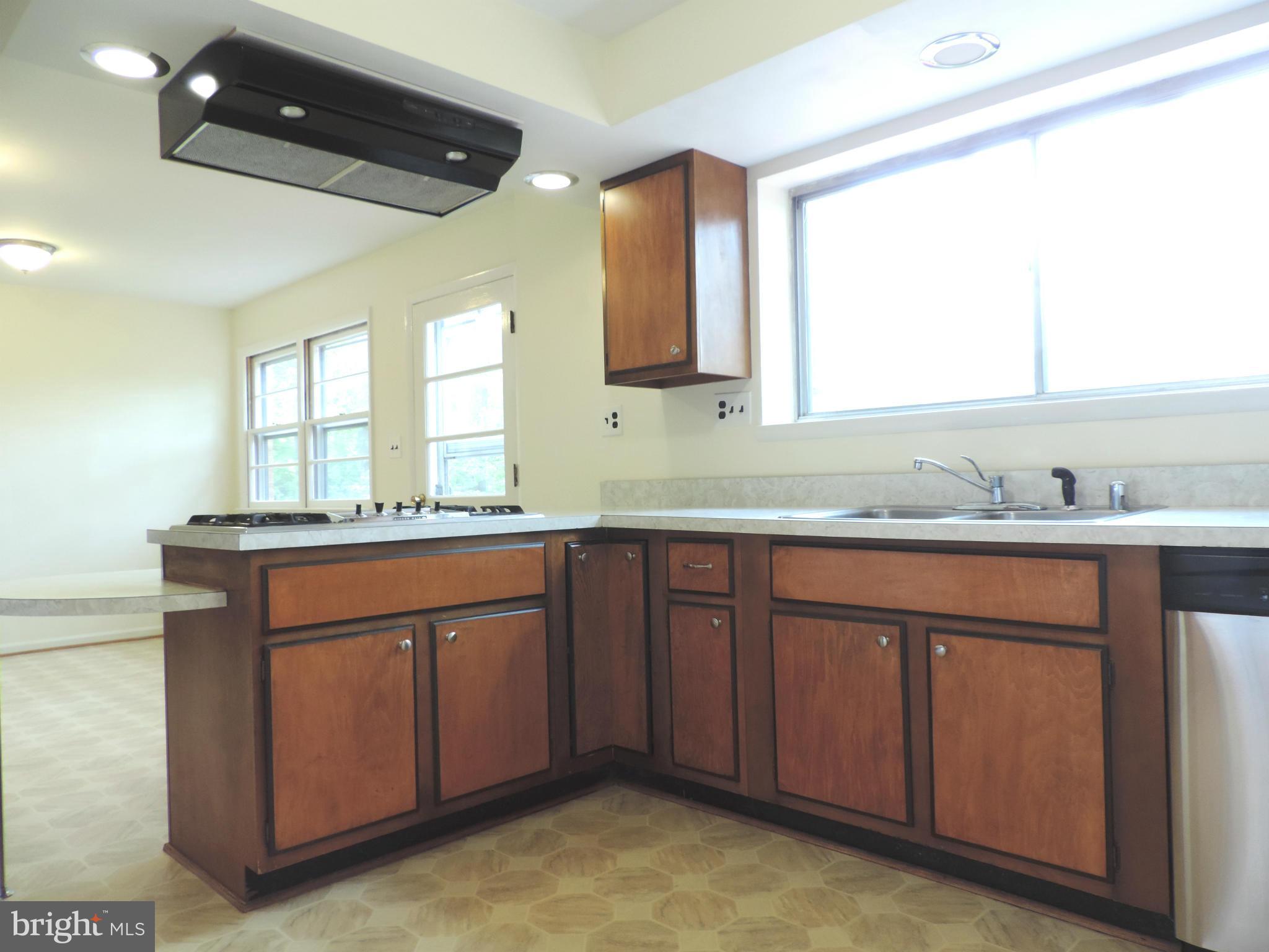 1856 Kirby Road McLean, VA 22101 - Photo 8 of 29 Kitchen