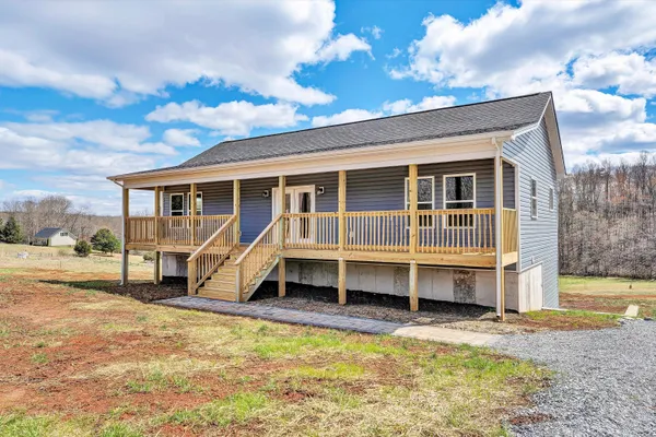 $399,950 | 688 Wysong Ml Road, Hardy, VA 24101