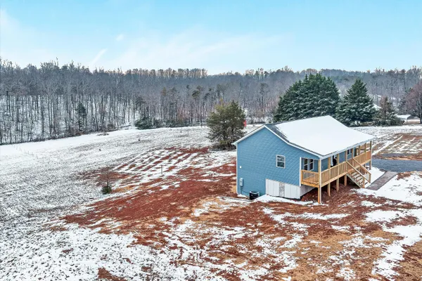 $399,950 | 688 Wysong Ml Road, Hardy, VA 24101