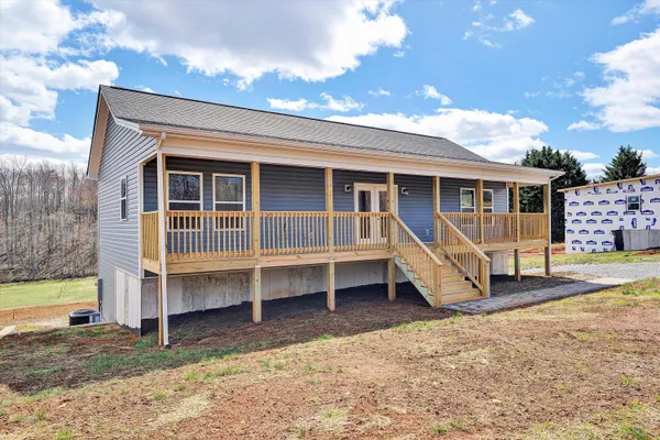 $399,950 | 688 Wysong Ml Road, Hardy, VA 24101