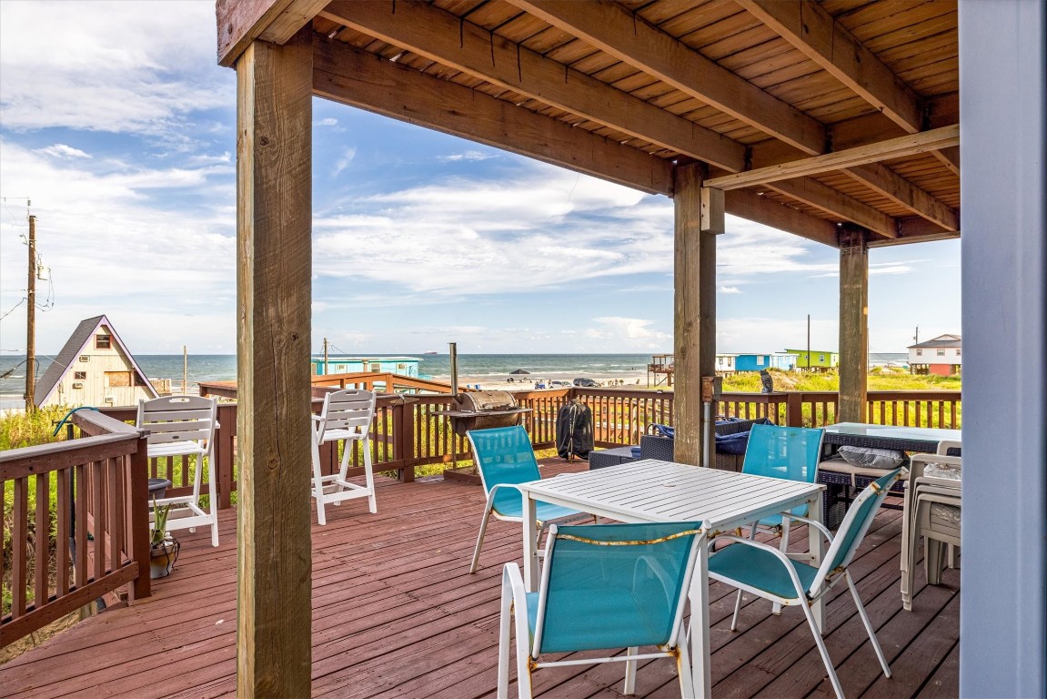 601 Wave Court Surfside Beach, TX 77541 - Photo 15 of 47