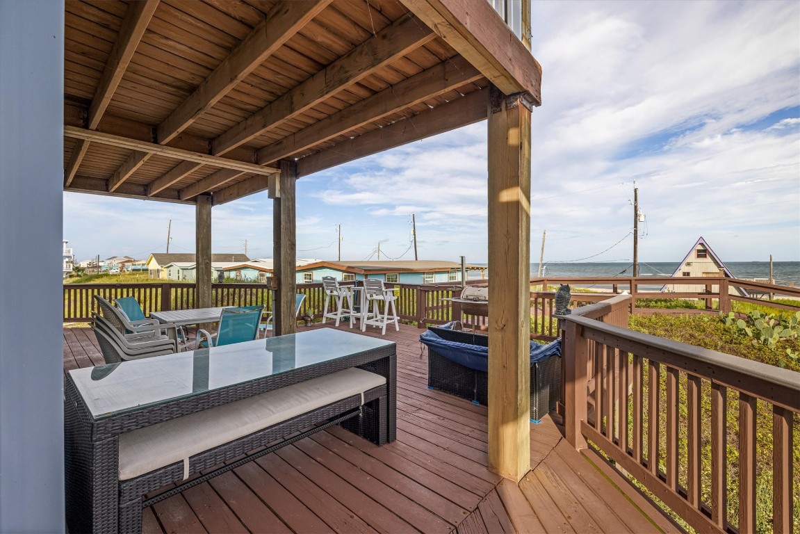 601 Wave Court Surfside Beach, TX 77541 - Photo 16 of 47