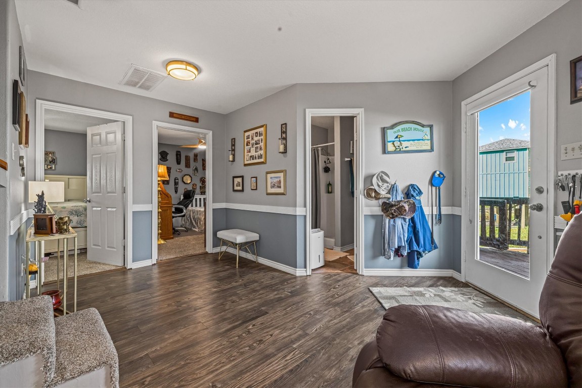 601 Wave Court Surfside Beach, TX 77541 - Photo 19 of 47