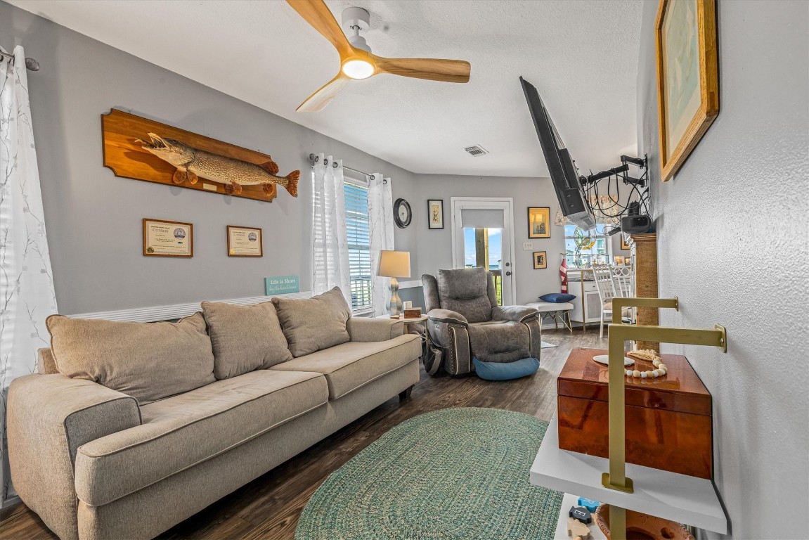 601 Wave Court Surfside Beach, TX 77541 - Photo 21 of 47