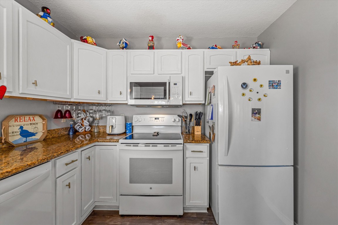 601 Wave Court Surfside Beach, TX 77541 - Photo 26 of 47