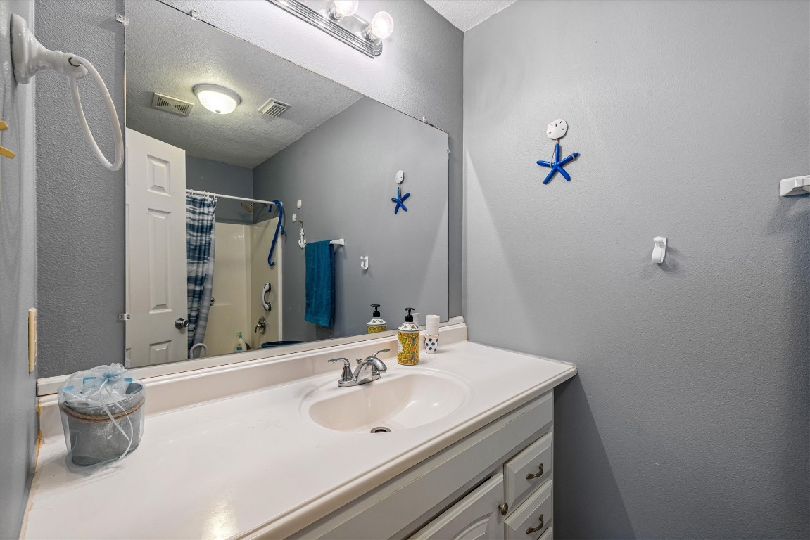 601 Wave Court Surfside Beach, TX 77541 - Photo 34 of 47 Downstairs Bath #2