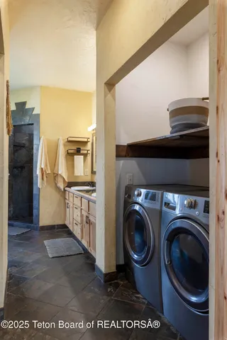 $1,690,000 | 5180 West 10500 North, Felt, ID 83424