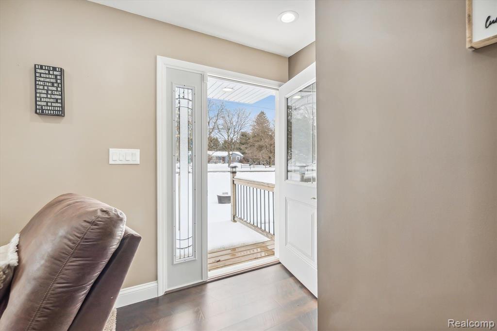 9481 Coldwater Road Flushing, MI 48433 - Photo 6 of 40