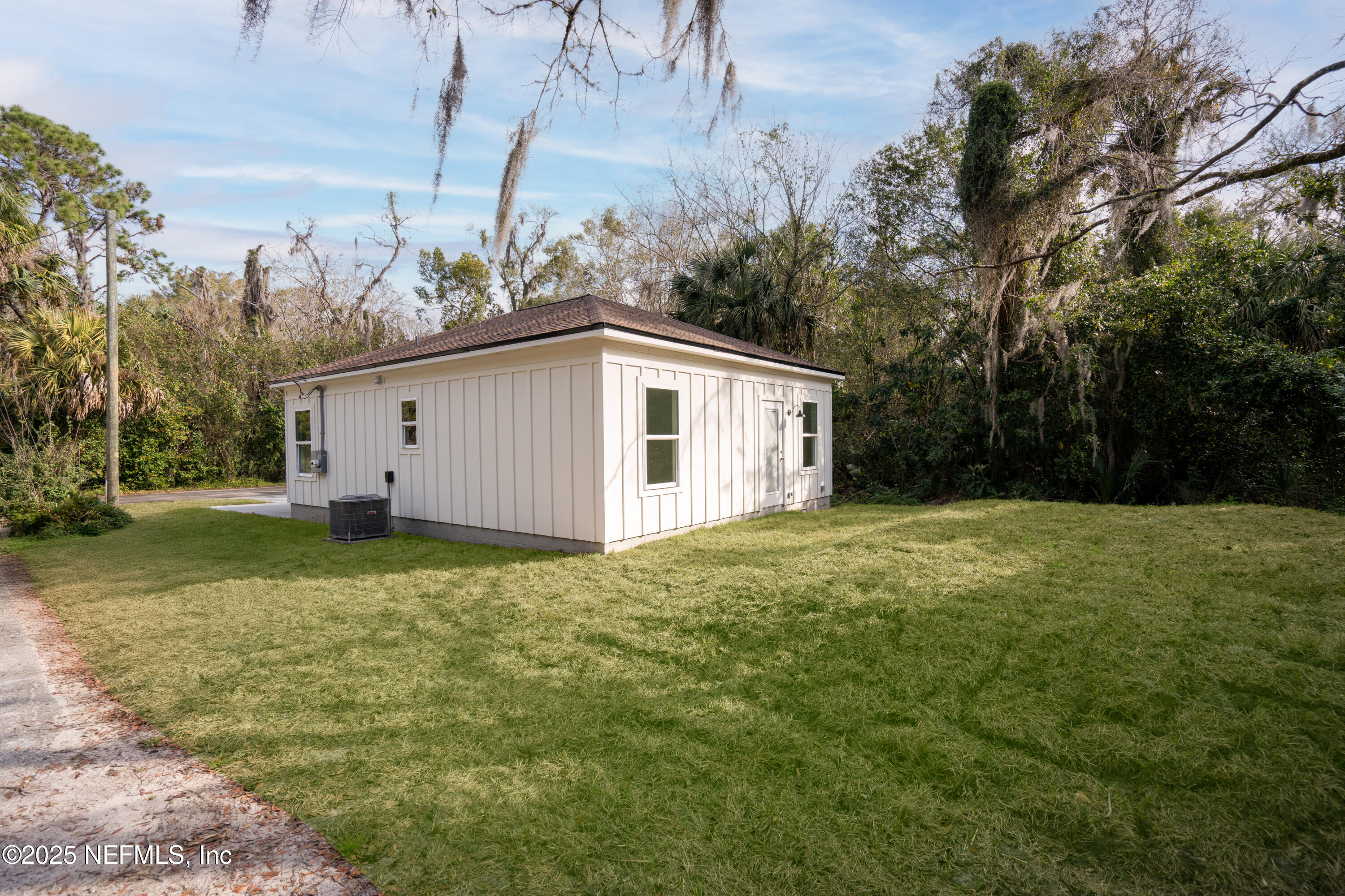 695 Julia Street St. Augustine, FL 32084 - Photo 2 of 25 2