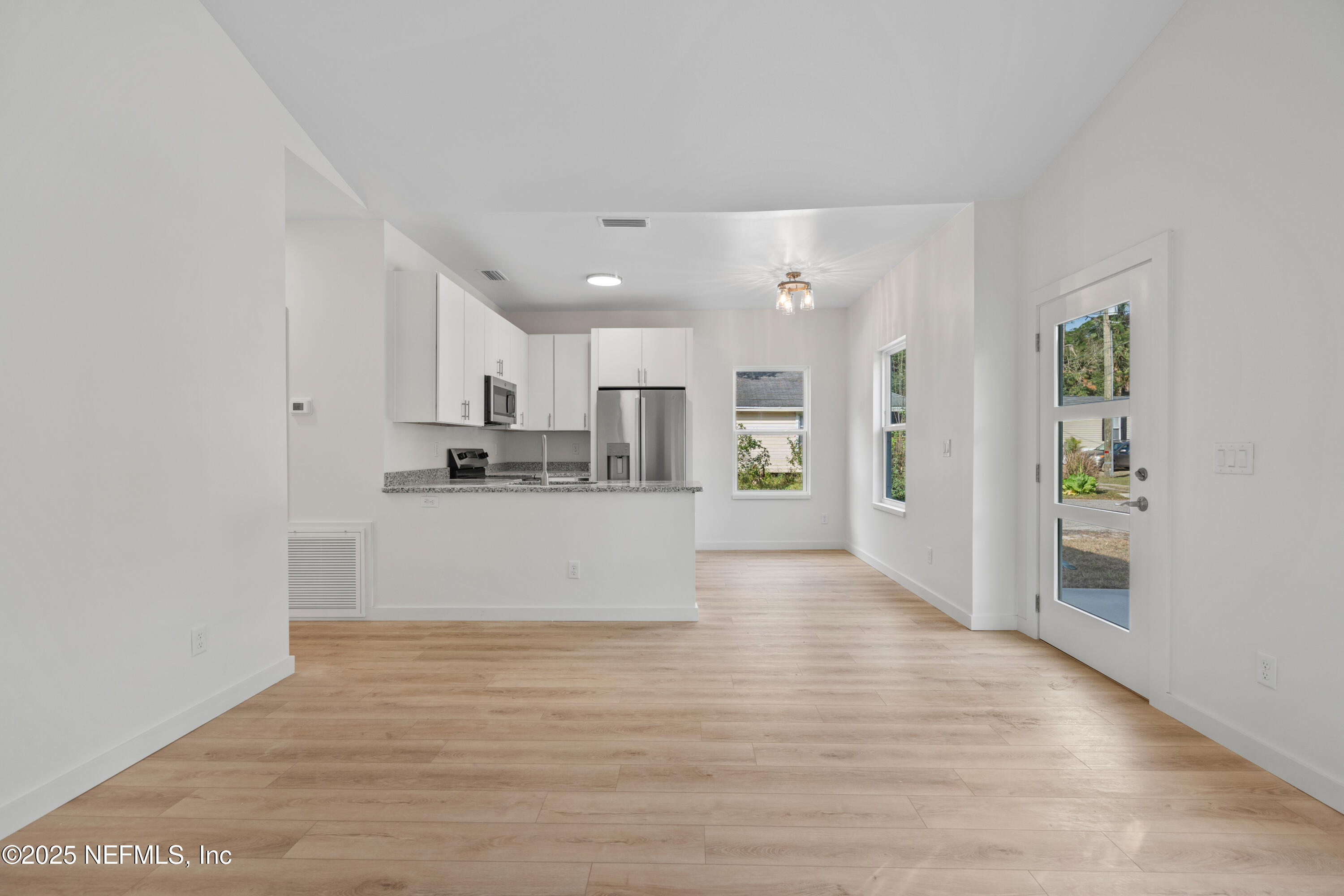 695 Julia Street St. Augustine, FL 32084 - Photo 4 of 25 4