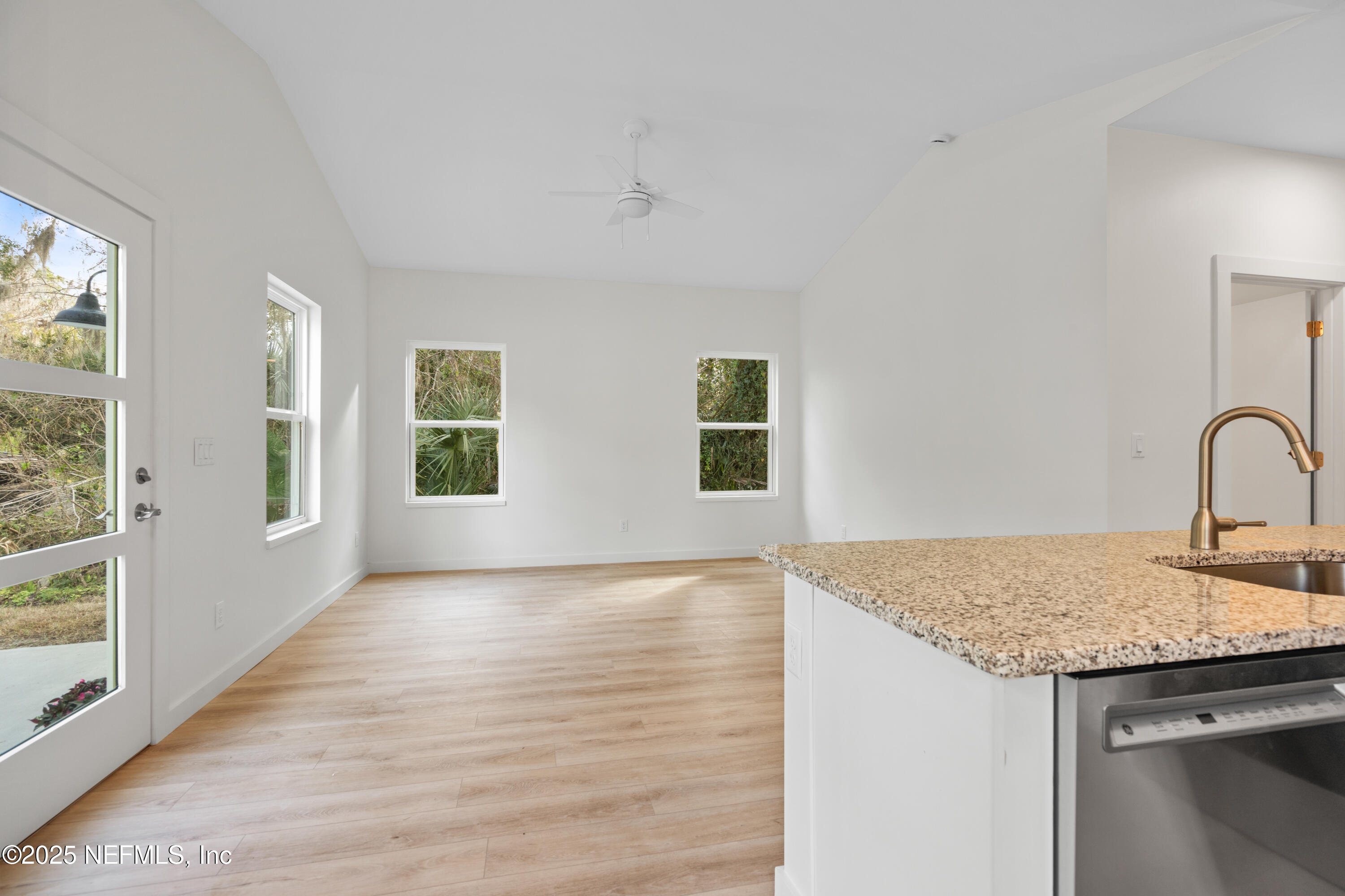 695 Julia Street St. Augustine, FL 32084 - Photo 6 of 25 6