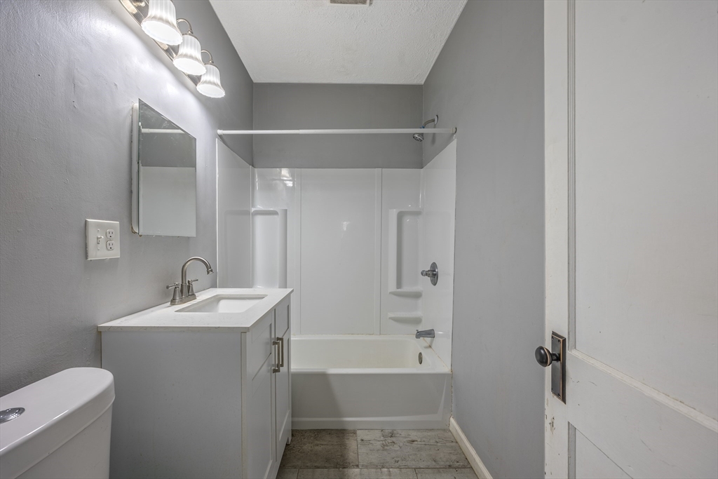 181 Marsden Street Springfield, MA 01109 - Photo 23 of 36