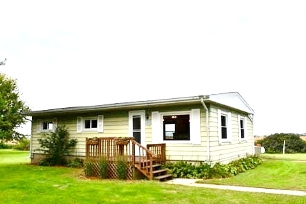 19531 Freeport Road Sterling, IL 61081 - Photo 1 of 21