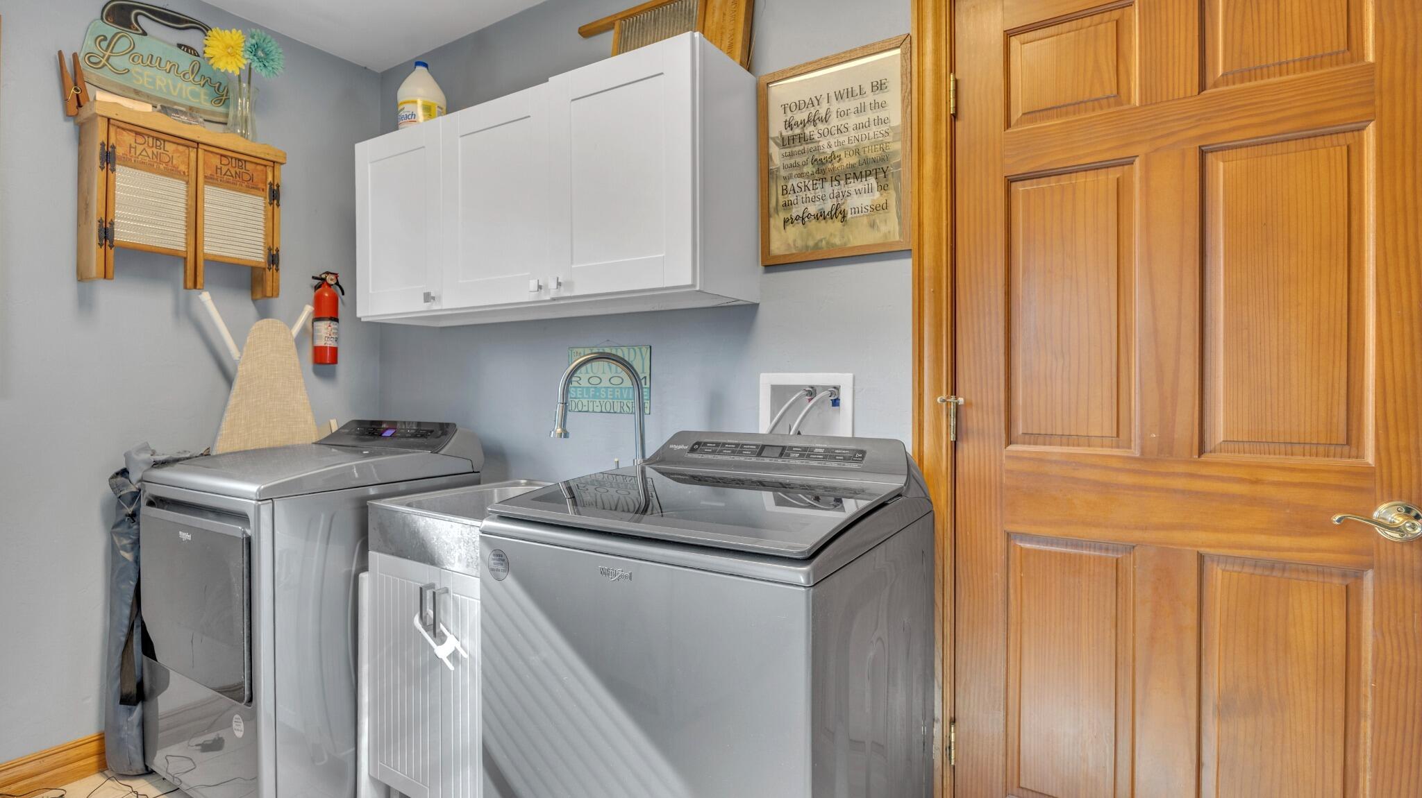 514 North Alverno Road Manitowoc Rapids, WI 54220 - Photo 14 of 44 Laundry Room