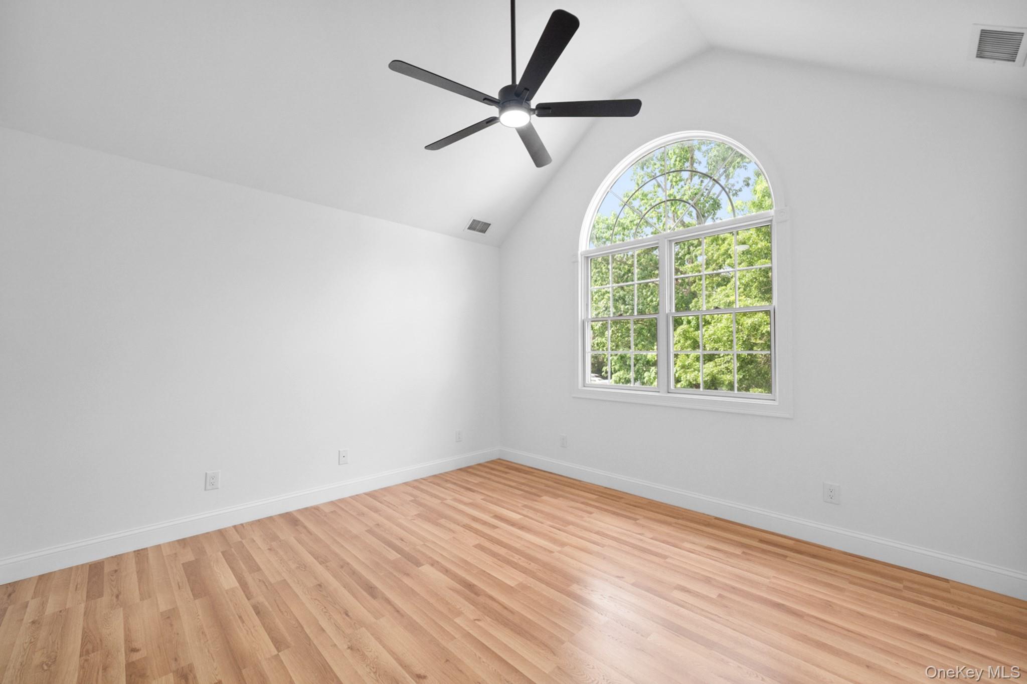 40 Muncey Road Bay Shore, NY 11706 - Photo 37 of 39