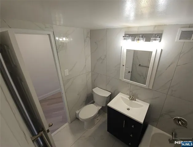 $294,000 | 8800 Boulevard East, Unit 7K, North Bergen, NJ 07047