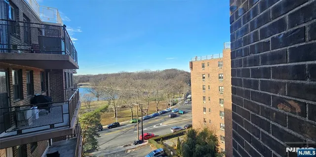 $294,000 | 8800 Boulevard East, Unit 7K, North Bergen, NJ 07047