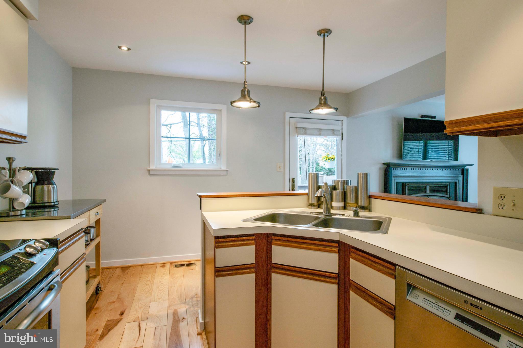 1575 Ritchie Lane Annapolis, MD 21401 - Photo 13 of 30 Kitchen