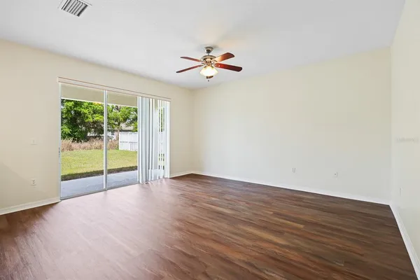$2,000 | 7712 Dragon Fly Loop, Gibsonton, FL 33534