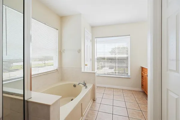 $2,000 | 7712 Dragon Fly Loop, Gibsonton, FL 33534