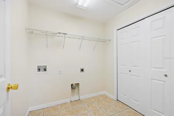 $2,000 | 7712 Dragon Fly Loop, Gibsonton, FL 33534
