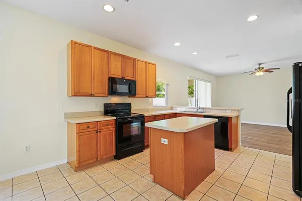 $2,000 | 7712 Dragon Fly Loop, Gibsonton, FL 33534