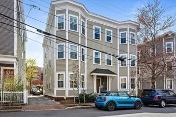$4,200 | 35 Magnolia Avenue, Unit 2, Cambridge, MA 02138
