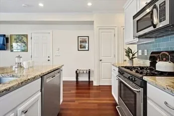 $4,200 | 35 Magnolia Avenue, Unit 2, Cambridge, MA 02138