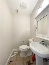 $4,200 | 35 Magnolia Avenue, Unit 2, Cambridge, MA 02138