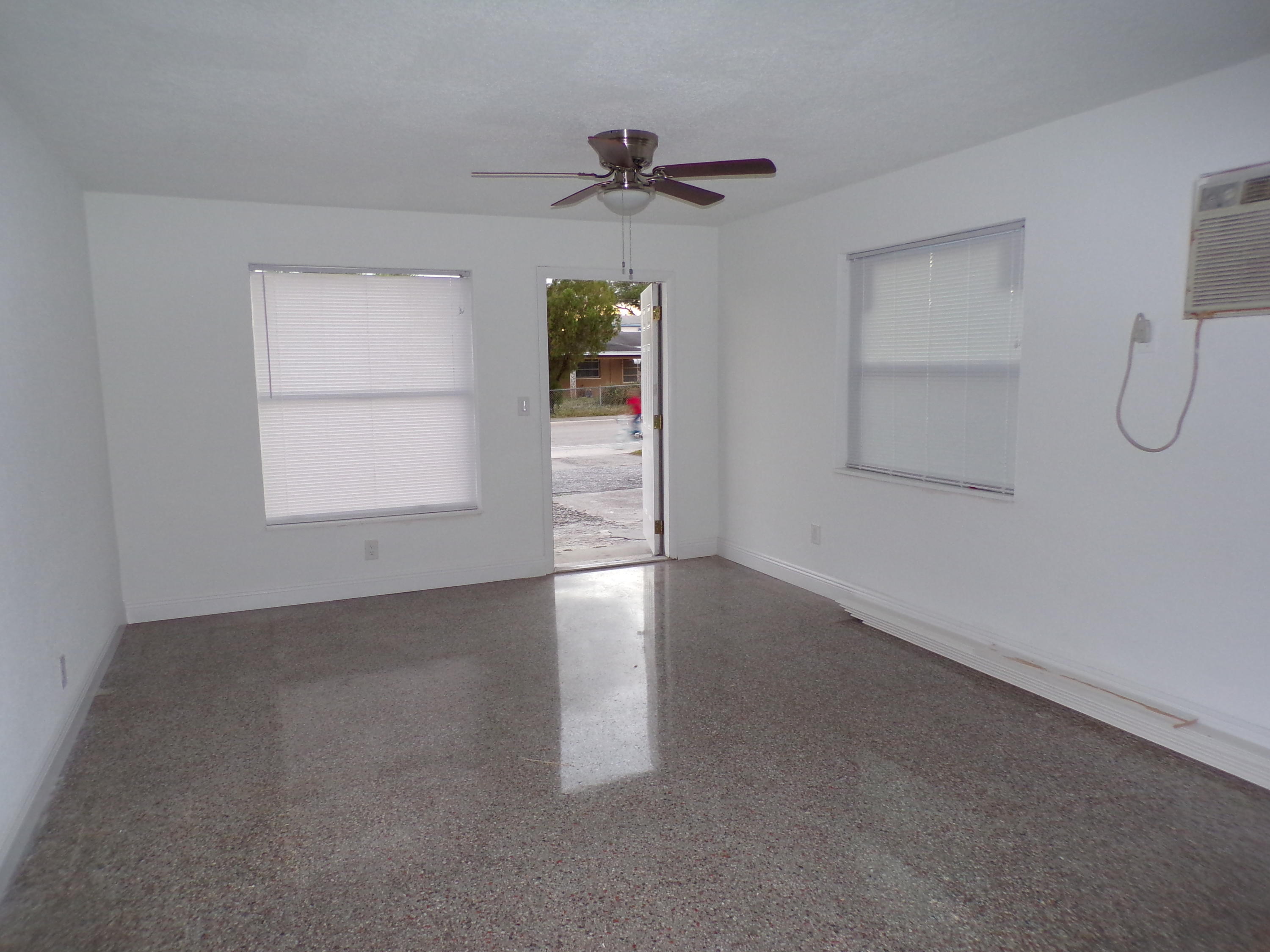 1572 West 31st Street Riviera Beach, FL 33404 - Photo 7 of 12 136_7643