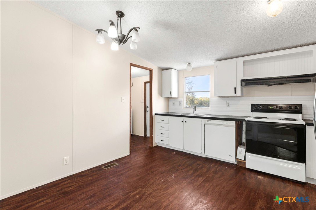 645 Old Luling Road Lockhart, TX 78644 - Photo 9 of 43