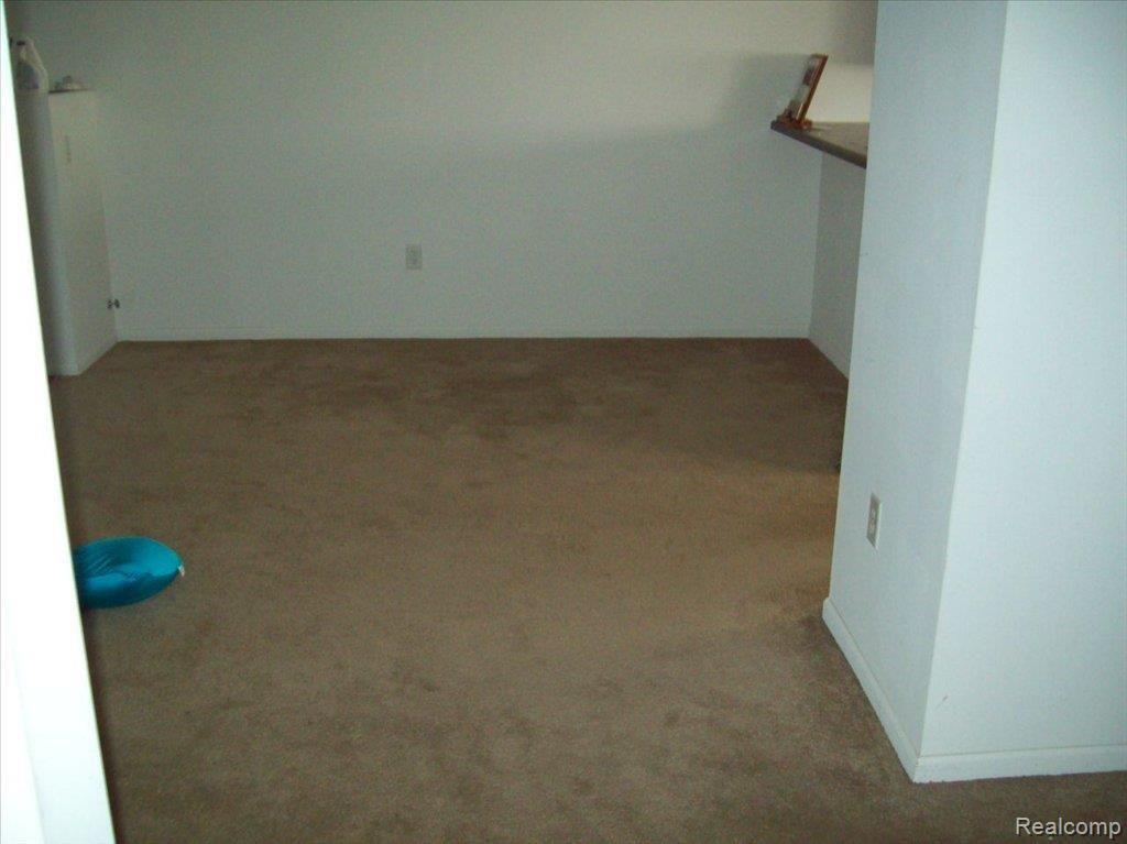 10882 Pardee Road Taylor, MI 48180 - Photo 3 of 13 102_1477