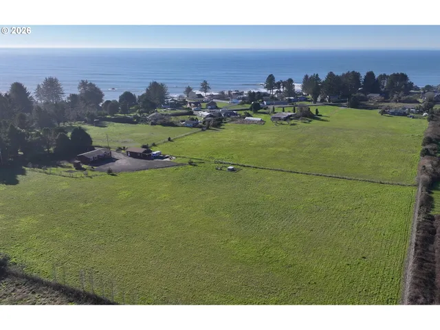 $699,000 | 15717 Goshen Lane, Brookings, OR 97415