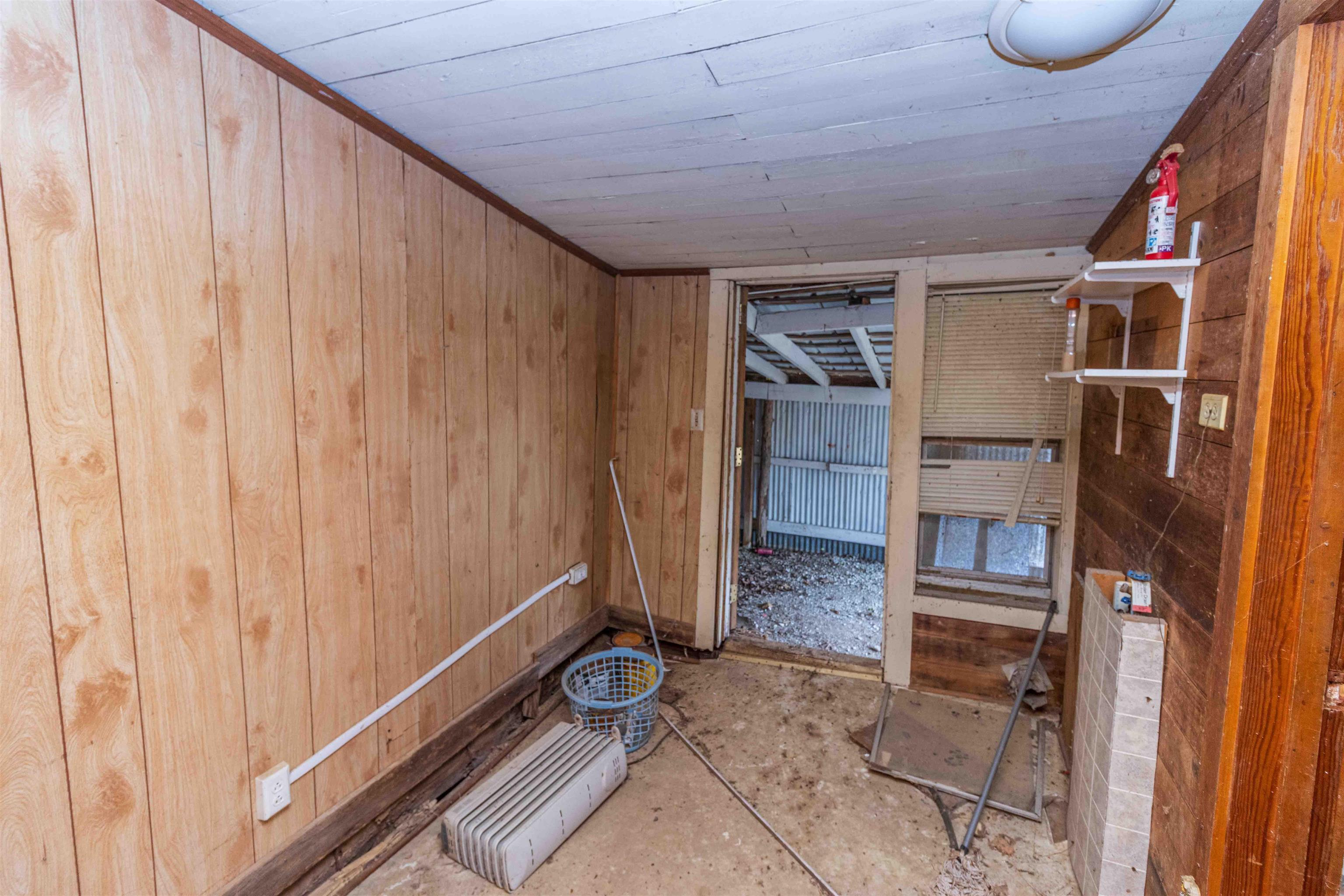 4850 Pleasant Site Road Selmer, TN 38375 - Photo 11 of 18 a view of an empty room and a bathroom