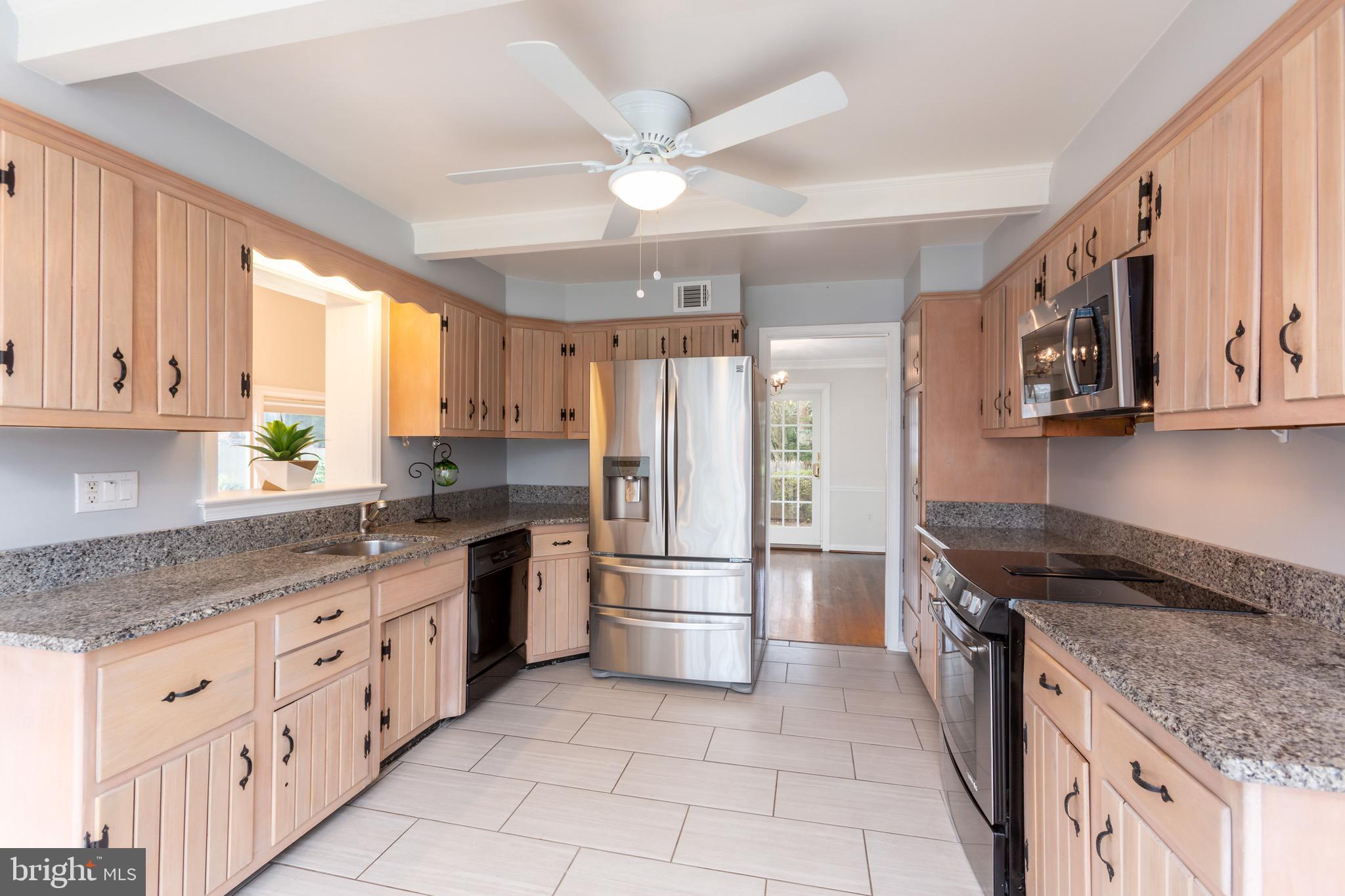 13316 Old Forge Road Silver Spring, MD 20904 - Photo 18 of 47 Bright Eat-in Kitchen